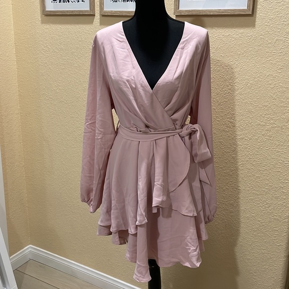 Short long sleeve tiered dress soft pink 2X NWOT - Picture 2 of 6